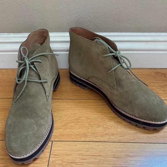 NWOT Madewell Men's Olive Suede Chukka Boots Size 9.5 - Picture 1 of 10